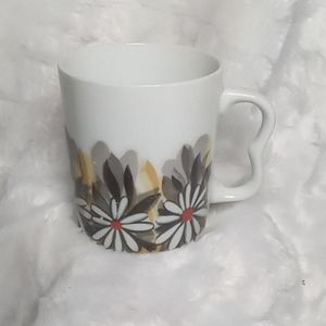 VTG floral demitasse/tea cup